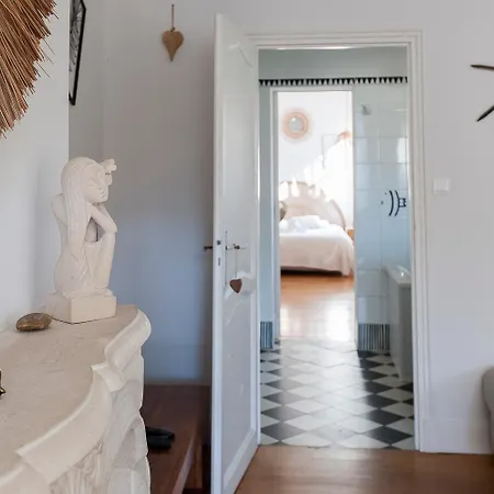 Lesehan Mortes Vue Remparts Apartment