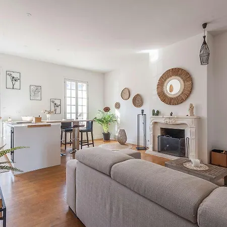 Apartment Lesehan Mortes Vue Remparts