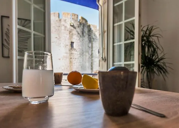 Apartment Lesehan Mortes Vue Remparts Aigues-Mortes
