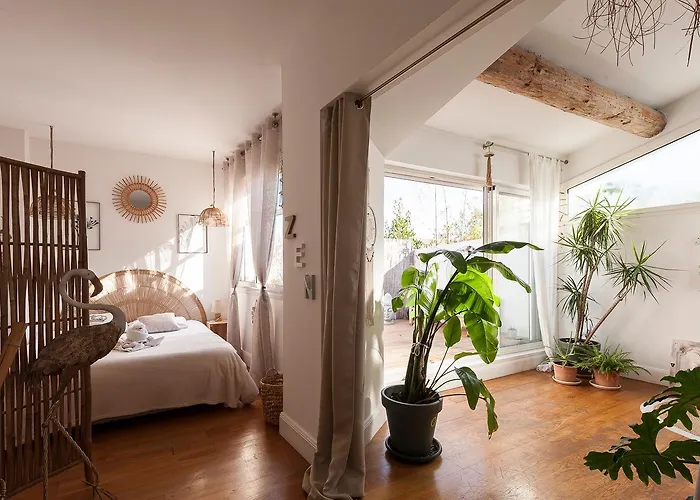 Lesehan Mortes Vue Remparts Apartment Aigues-Mortes